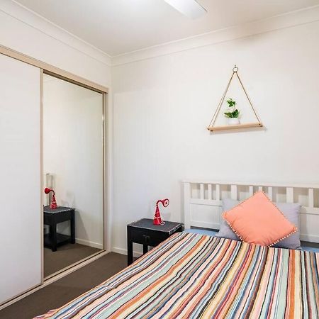 Room With Separate Bath In Shared Homestay 레드클리프 외부 사진